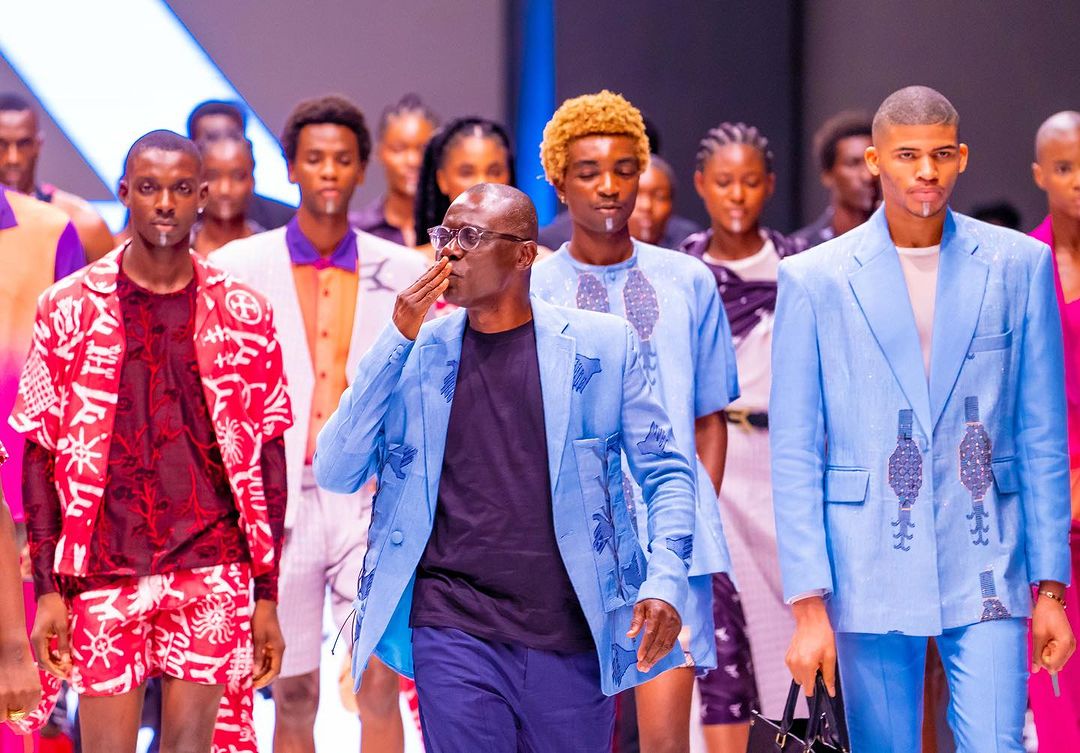 Governor Babajide Sanwo-Olu blows out a kiss from the runway. [Instagram - jidesanwoolu]