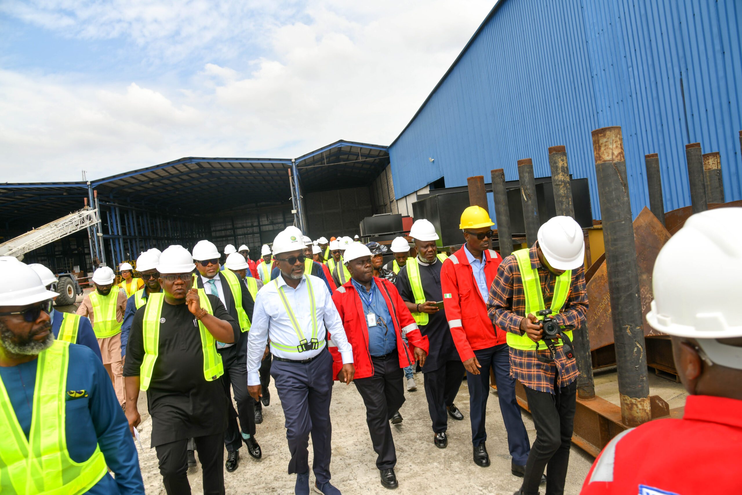 Commissioning MG VOWGAS’ newly installed 200-ton heat treatment furnace and state-of-the-art dishhead forming machine will improve the production of steel in Nigeria.